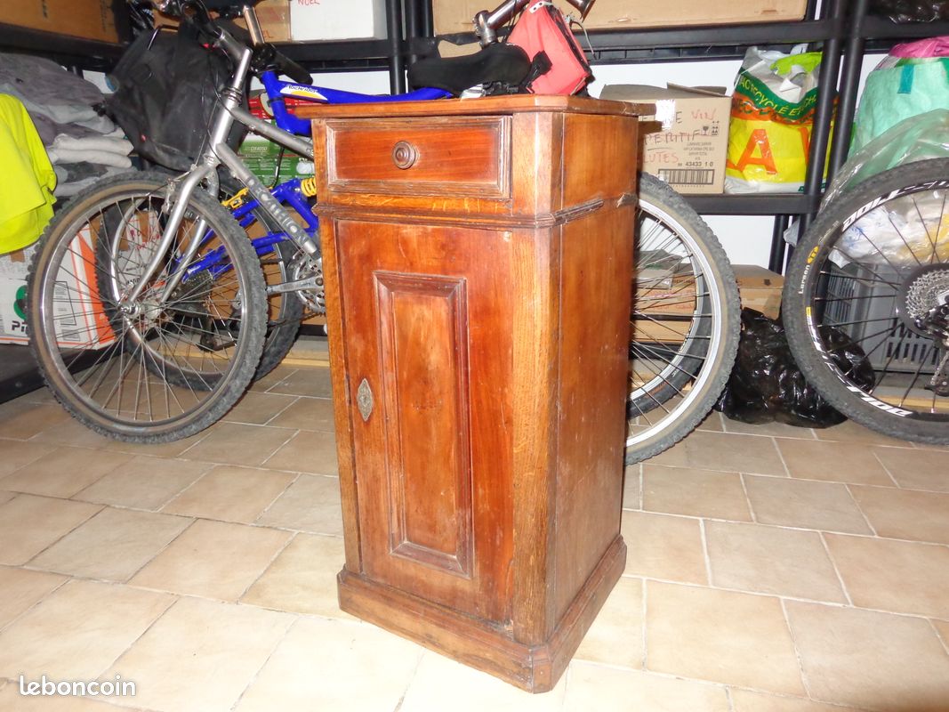 Table de nuit (image 1)