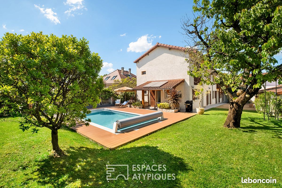 Maison 6 pièces 220 m² · à Saint-Priest · 220 m² · 840 000 €