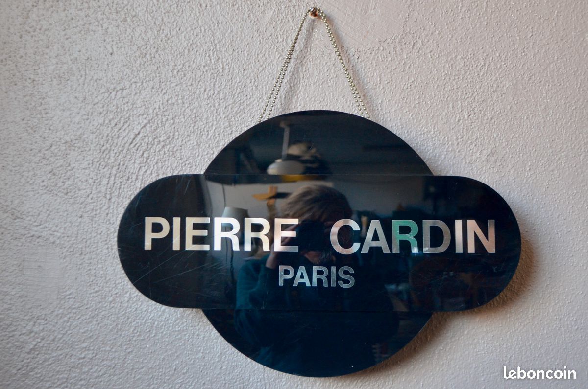 Enseigne publicitaire Pierre Cardin Paris mode Décoration