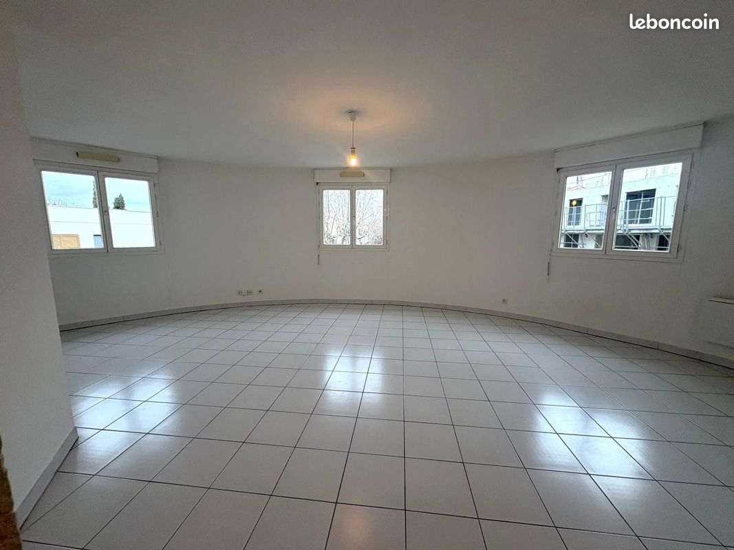 Appartement 3 pièces 75 m² · à Aix-en-Provence · 75 m² · 1 067 €