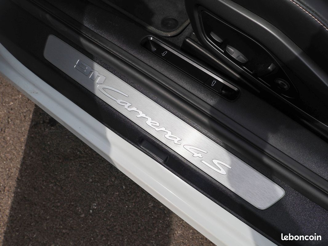 PORSCHE 911 Carrera 4S Cabriolet 3.0i 450 PDK (image 33)