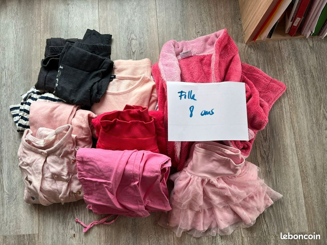 Lot de vêtements Fille 8 ans (image 1)