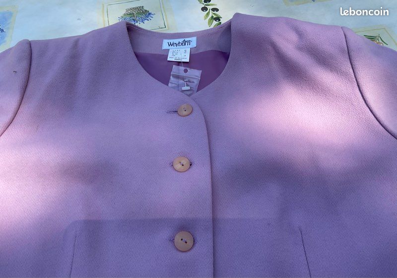 Veste courte taille 46 bois de rose marque Anne weyburn Vêtements