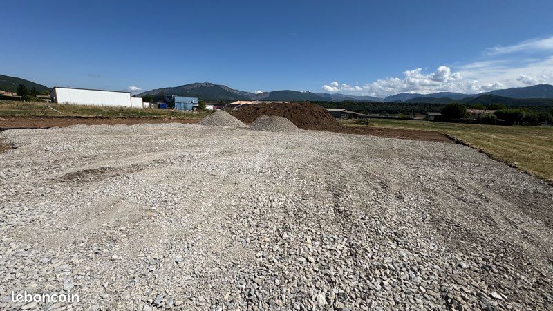 Terrain zone artisanale · à Peipin · 1 000 €/mois