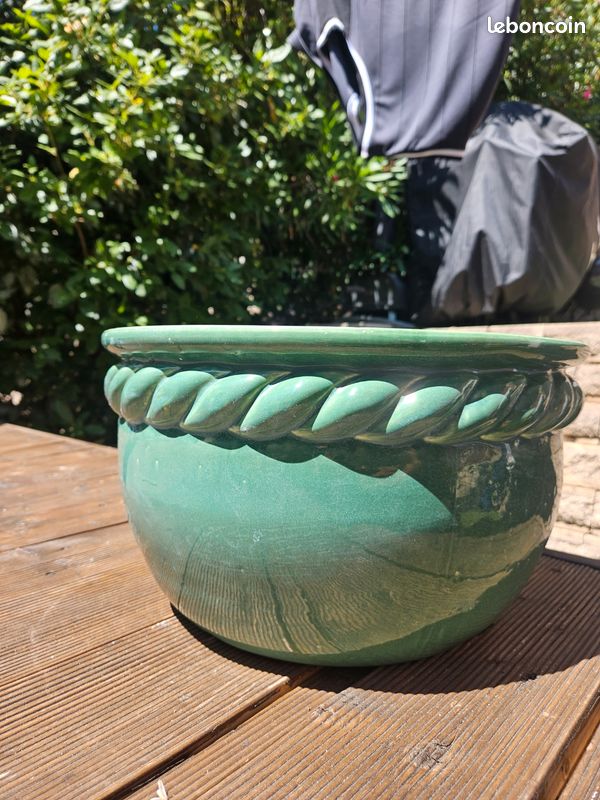 Grand cache-pot en céramique émaillée verte, diamètre 36,5 cm (image 2)