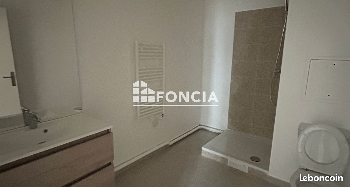 Studio (image 2)