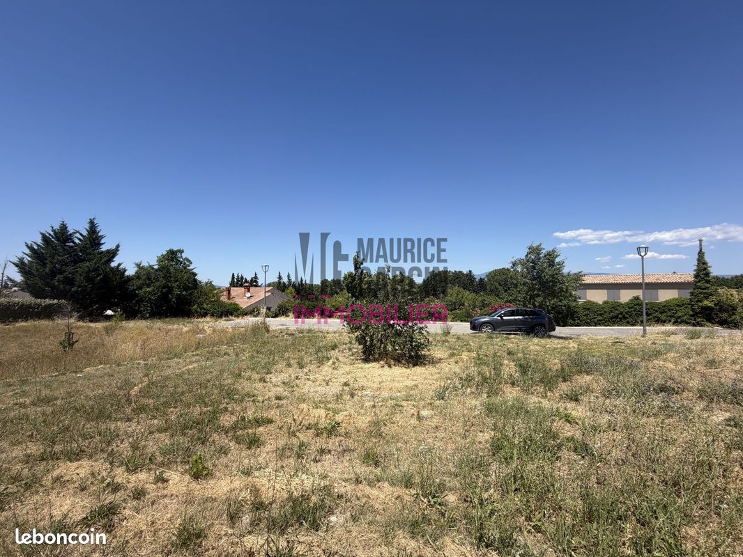 Terrain 366 m² · à Saint-Didier · 366 m² · 151 000 €
