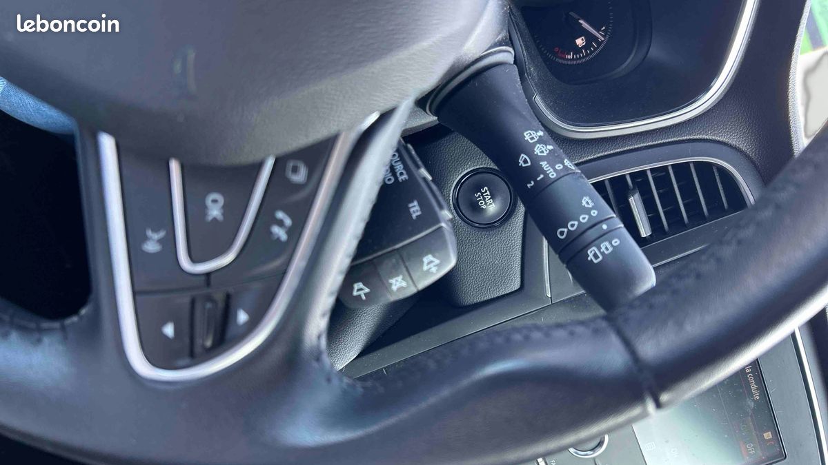 RENAULT Mégane IV Berline Blue dCi 115 Business (image 17)