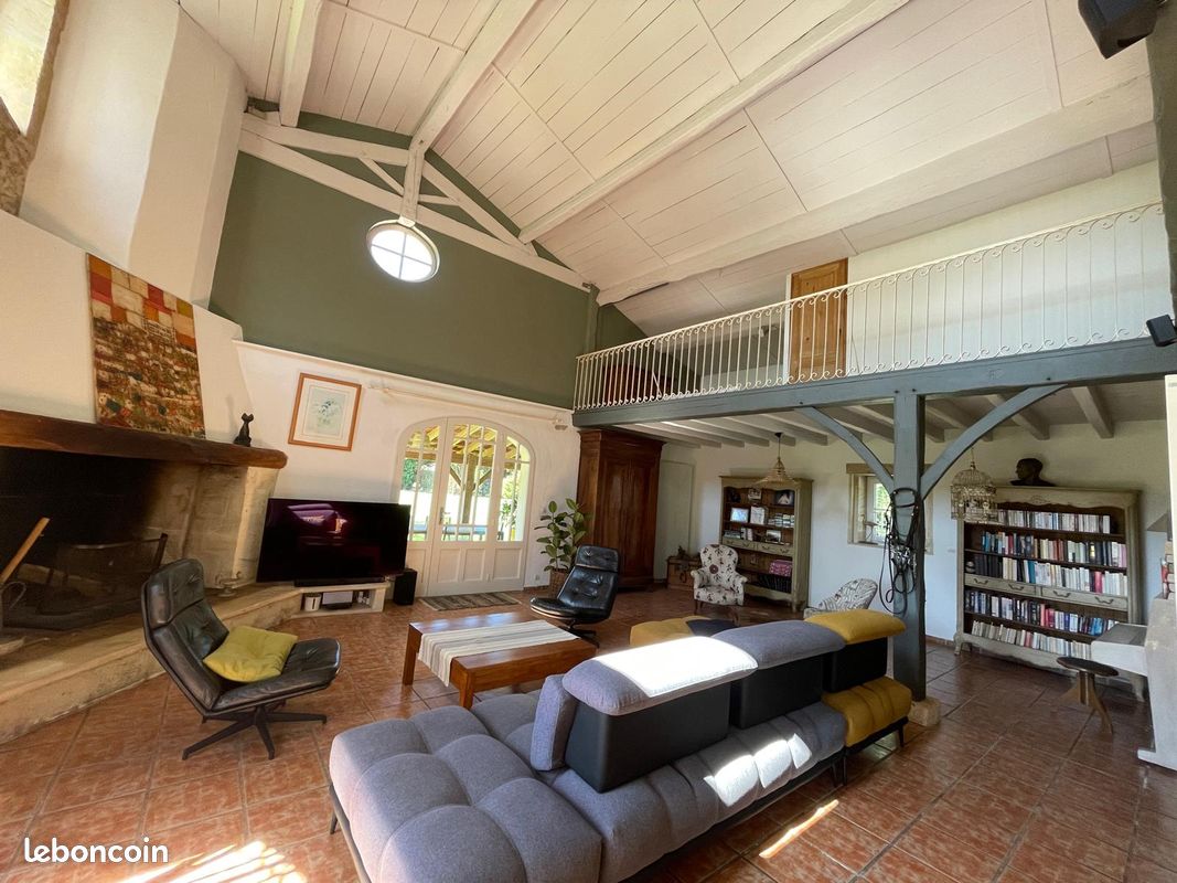 Maison 8 pièces 232 m² · à Saint-Laurent-Médoc · 232 m² · 570 000 €
