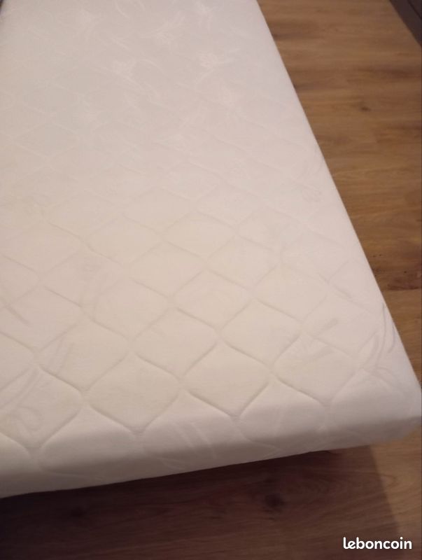 Sommier et matelas bon état meuble TV neuf (image 2)