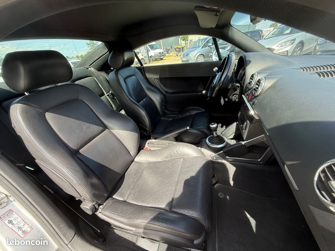 Audi tt coupe 1.8 t 180 ch - interieur cuir - radio - verrouillage centralise - (image 13)