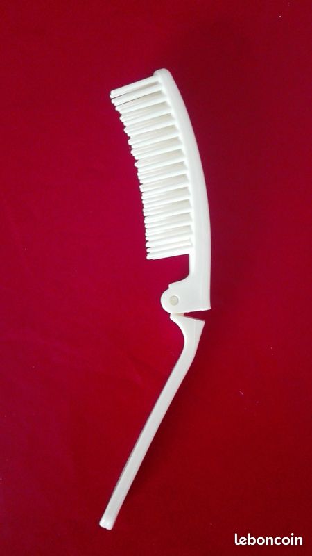 Brosse pliable blanche neuve (image 1)