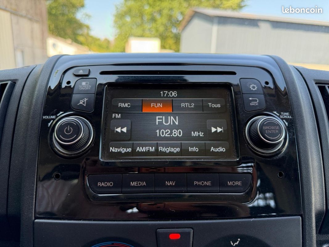 CITROEN JUMPER PLATEAU 4-35 L3H2 2.0 BLUE HDI 130 TVA RECUPERABLE ECRAN GPS TELEPHONE MUSIQUE BT Garantie 12 mois (image 18)