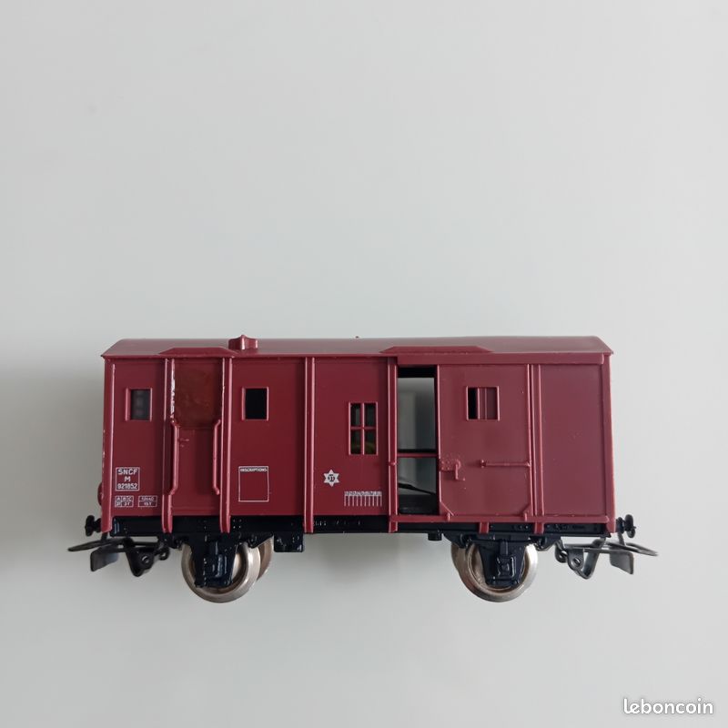 Lot Jouef HO – 50+ Pièces : Locomotives, Wagons, Voitures, Attelages – Occasion