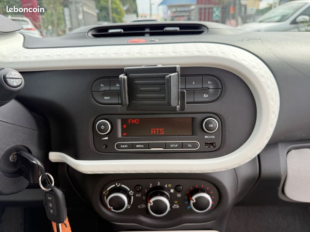 Renault Twingo RENAULT Twingo III 0.9 TCe 12V eco2 EDC 90 cv Boîte auto Limited (image 7)