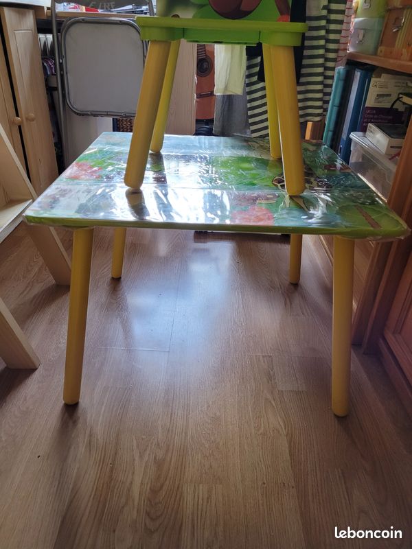 Table et chaises enfants (image 1)