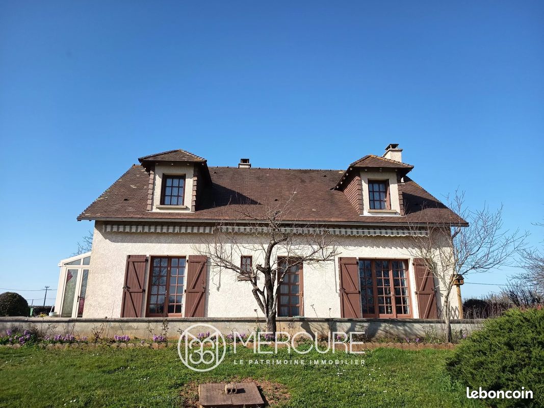Maison 6 pièces 160 m² · à Pressac · 160 m² · 164 000 €