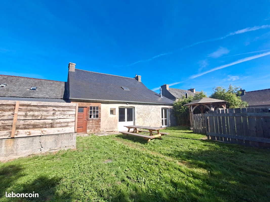 Maison 5 pièces 115 m² · à Commana · 115 m² · 80 000 €