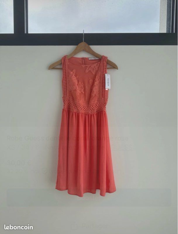 Robe Guess dentelle corail orange rose - Vêtements