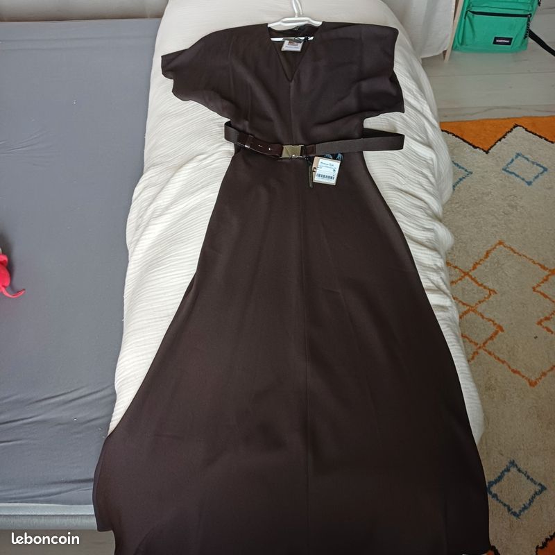 Robe Massimo Dutti Taille M - 80% Laine 20% Polyamide - Occasion Très Bon État