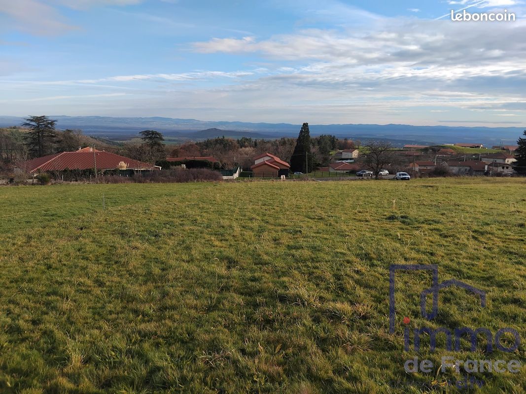 Terrain 2929 m² · à Montbrison · 2 929 m² · 74 000 €