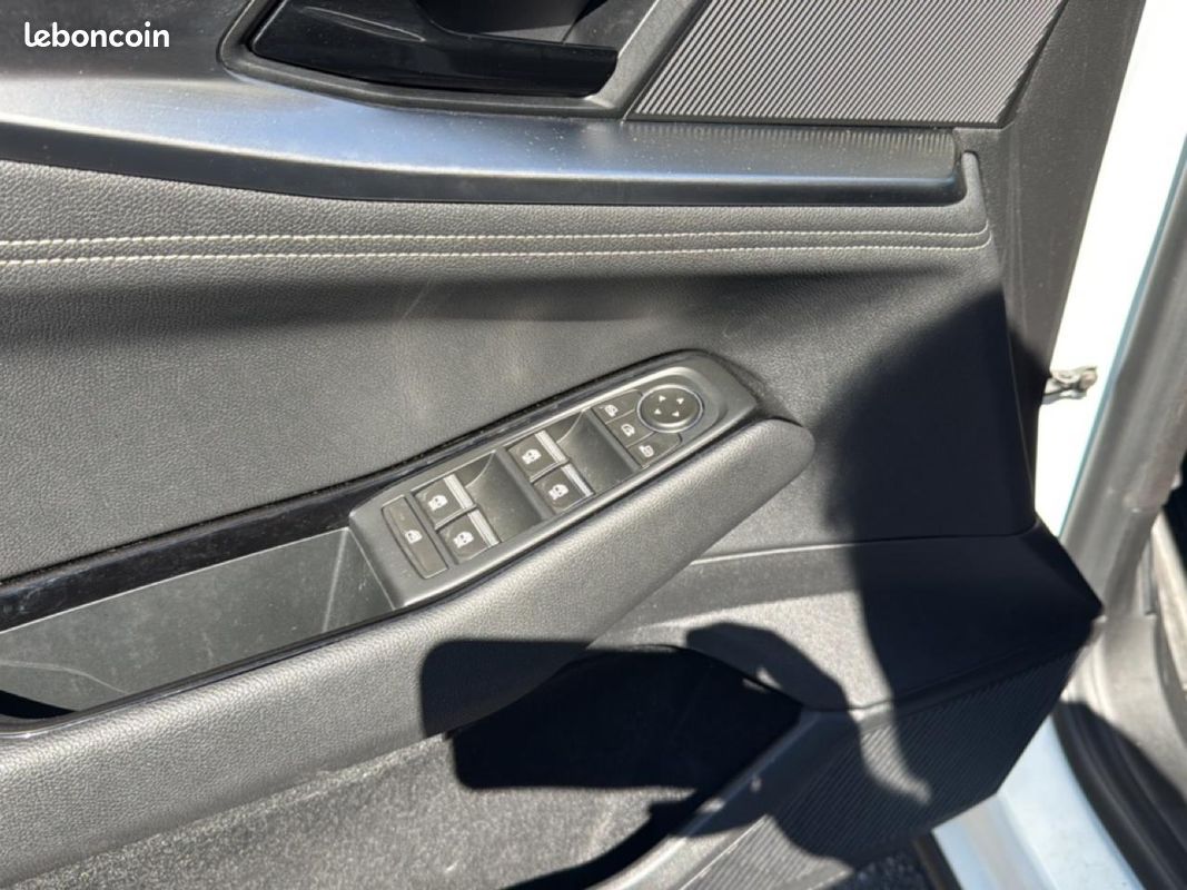 RENAULT RAFALE 1.2 e-tech full hybrid 200 techno (image 21)
