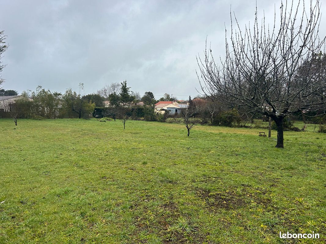 Terrain 300 m² · à Chaillevette · 300 m² · 60 000 €