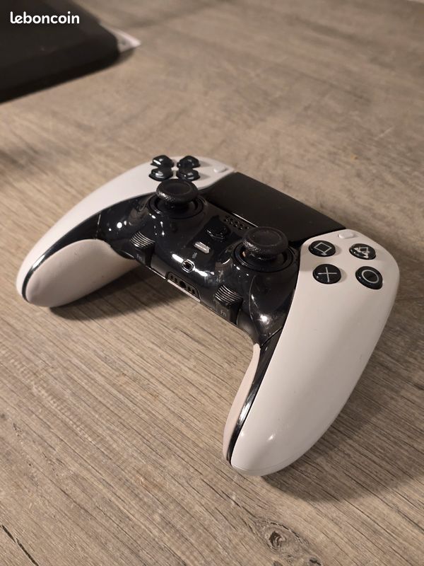 Manette DualSense Edge : fonctionnalité, date et prix - Sony