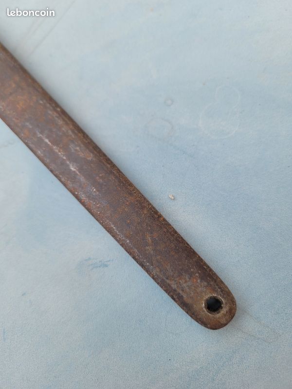 Outil Clée à molette ancienne (image 9)