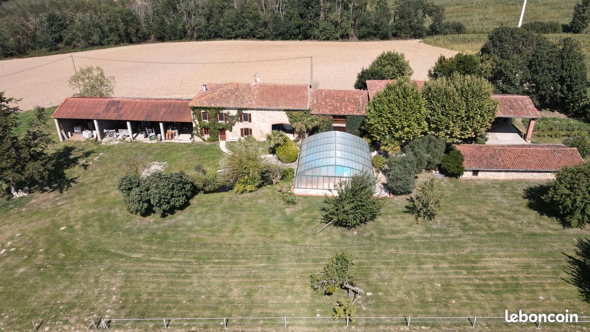 Maison 14 pièces 402 m² · à Varilhes · 402 m² · 599 000 €