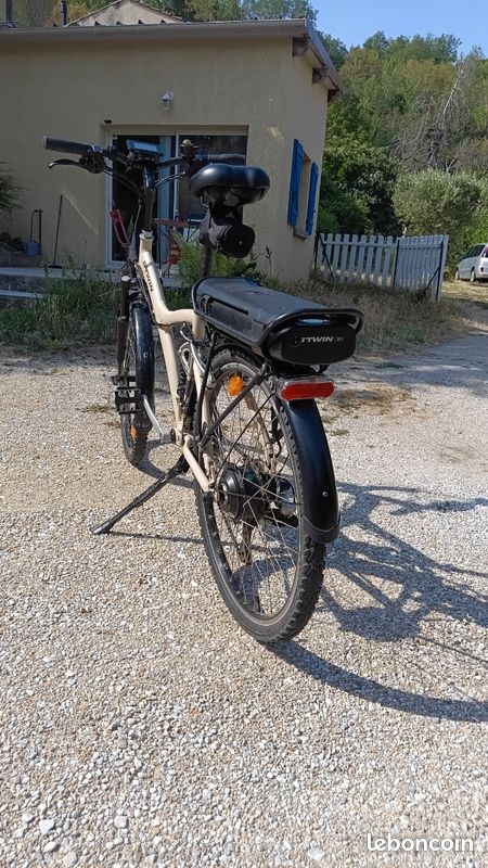 Vend vélo b'twin e original 700 (image 4)