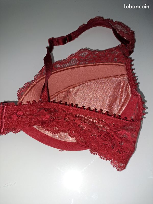 Soutien-gorge Eclizia By Lilly - Taille 95B, Couleur Bordeaux, Fine Mousse, REF E00657