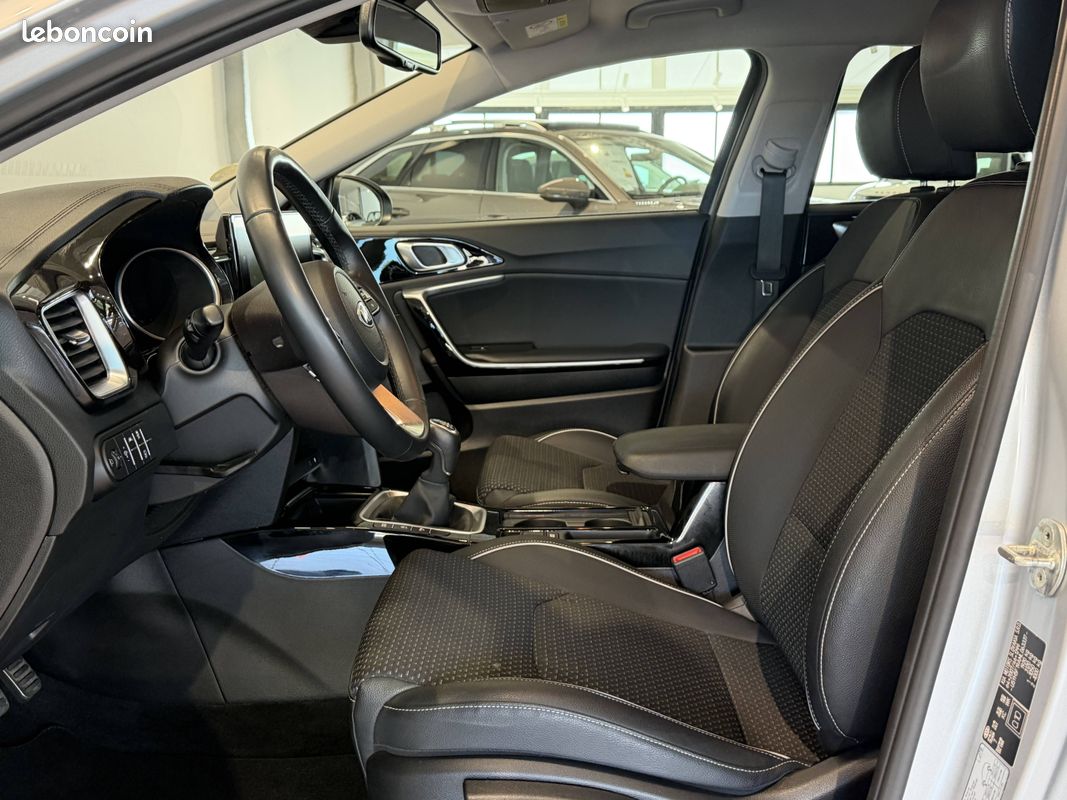 KIA XCeed 1.6 CRDi 136 ch MHEV iBVM6 Design (image 8)