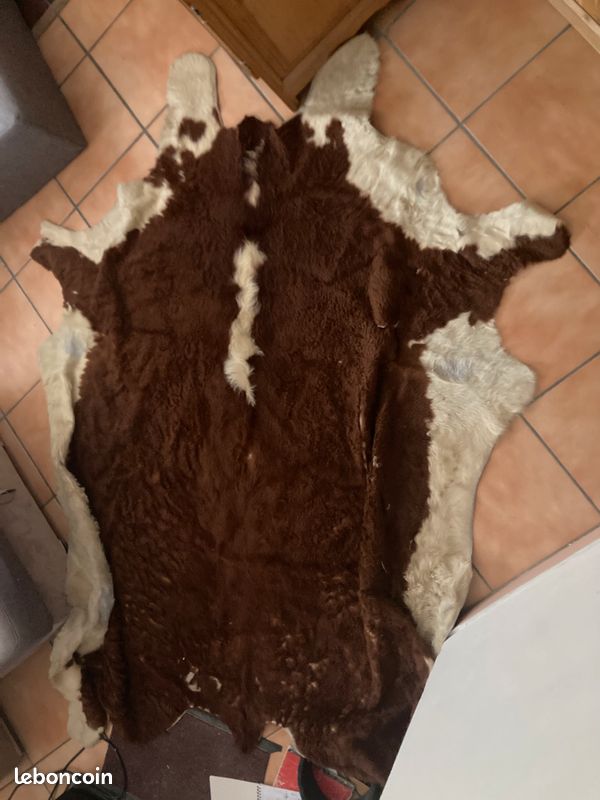 Tapis , peau de vache (image 1)