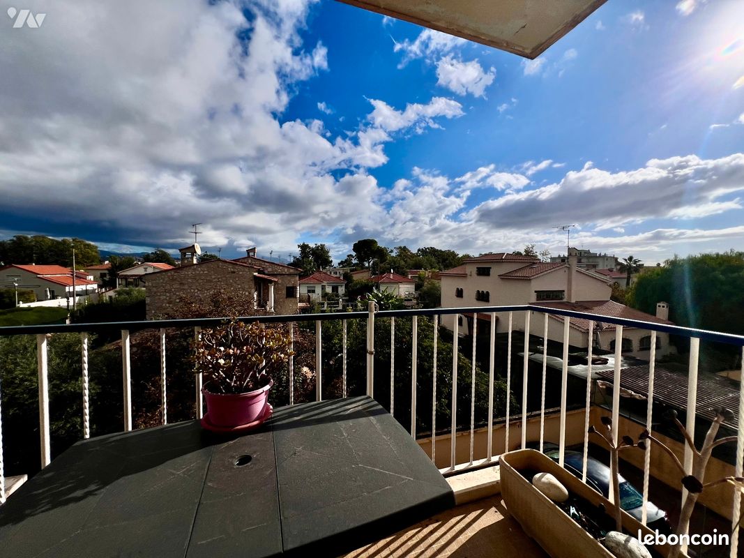 Appartement 3 pièces 53 m² · à Villeneuve-Loubet · 53 m² · 318 000 €