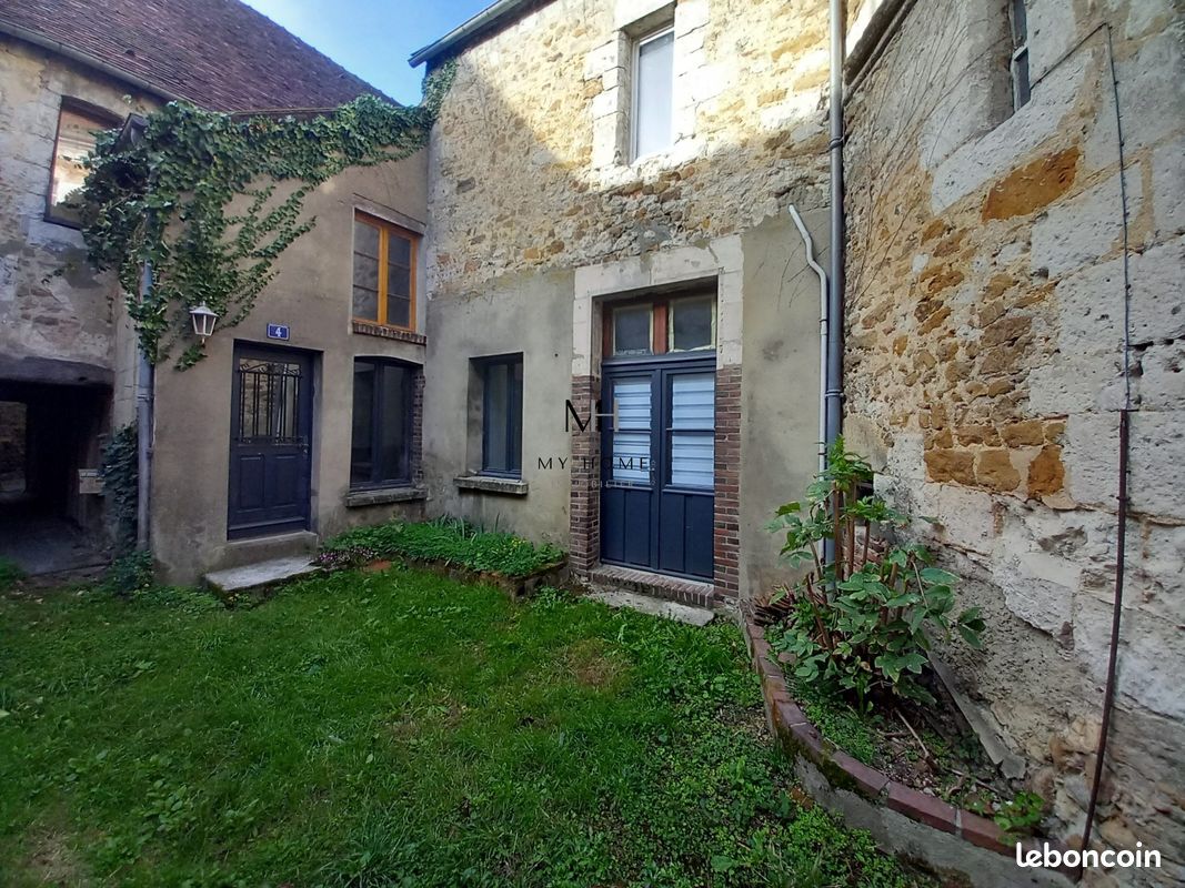 Immeuble 75 m² · à Mortagne-au-Perche · 75 m² · 66 000 €