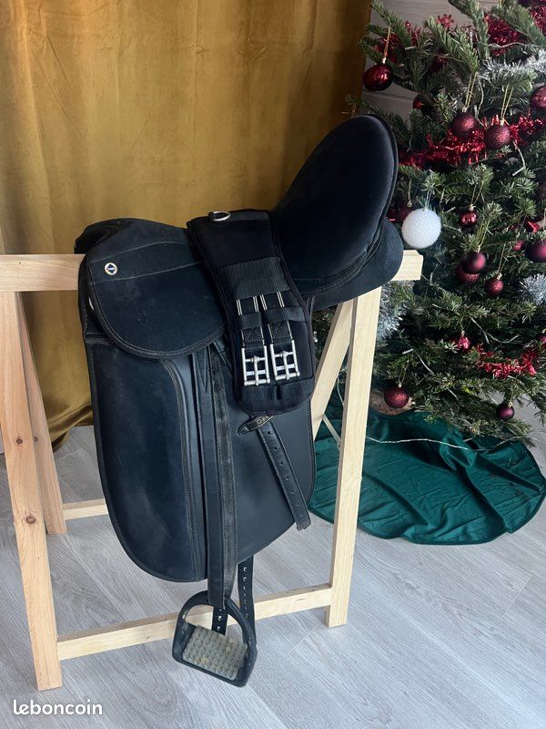 Selle de dressage (image 3)