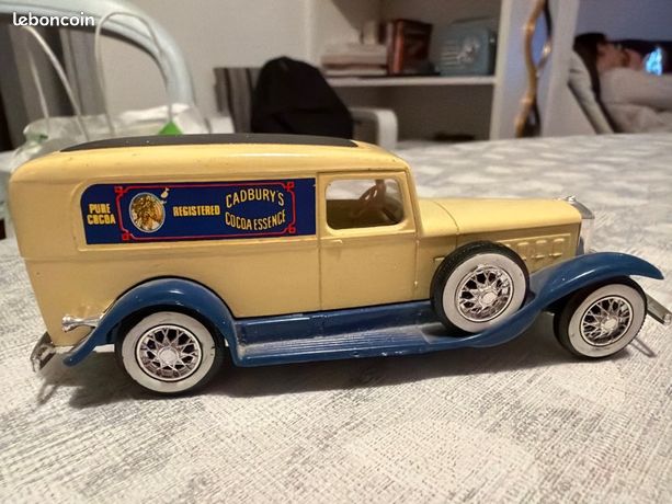 Miniature Voiture Ancienne Cadillac V16 1931 – FAL, Bronze, 1/43 (Occasion)