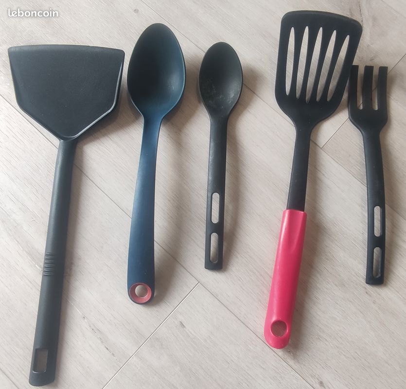 Lot d’ustensiles de cuisine – spatules & cuillères (image 1)