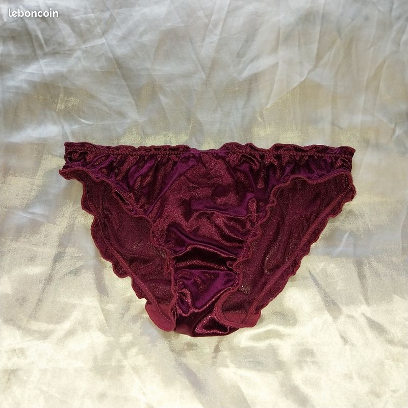 Culotte en satin rouge bordeaux Vêtements