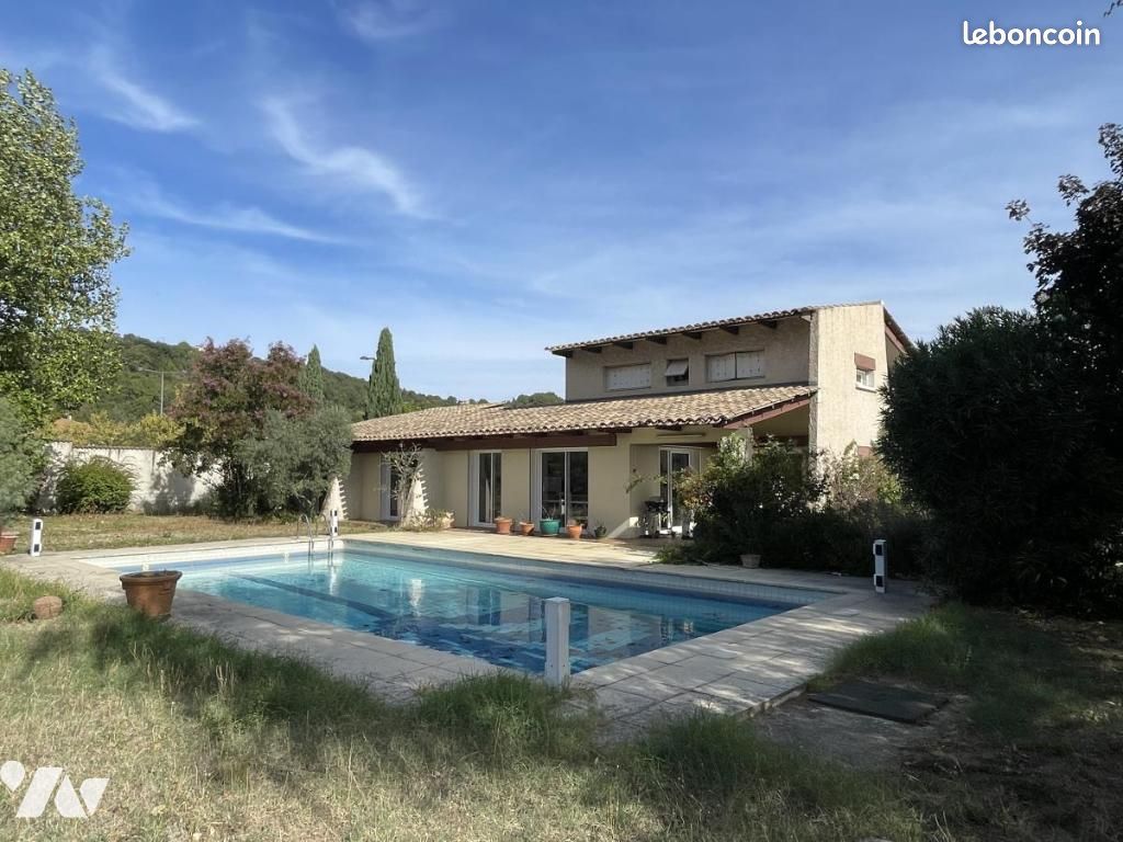 Maison 11 pièces 221 m² · à Charmes-sur-Rhône · 221 m² · 520 000 €