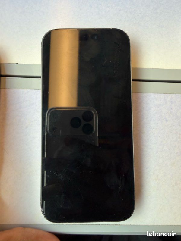 IPhone 16 pro pour pièces cadenas (image 4)