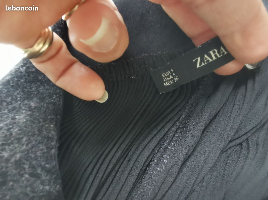 Haut Plissé Noir Zara - Taille M, 50% Polyester 50% Viscose - Occasion Très Bon état