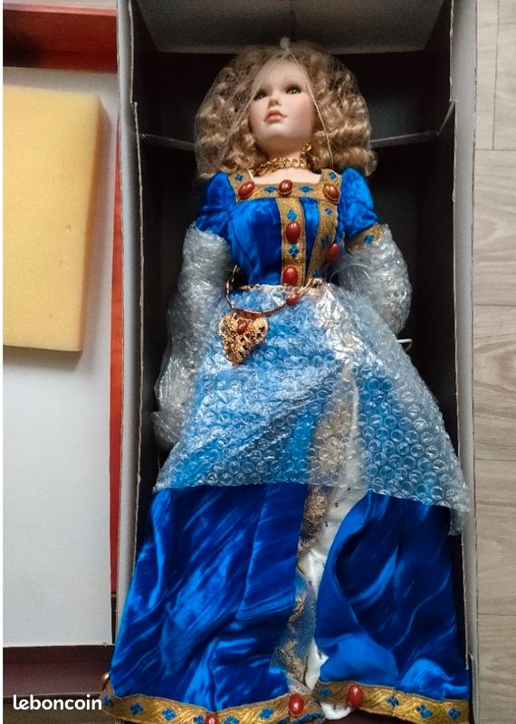 Poupée Mundia Dame Catherine – 60 Cm, Occasion