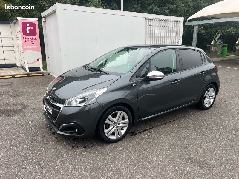 Peugeot 208 (image 1)