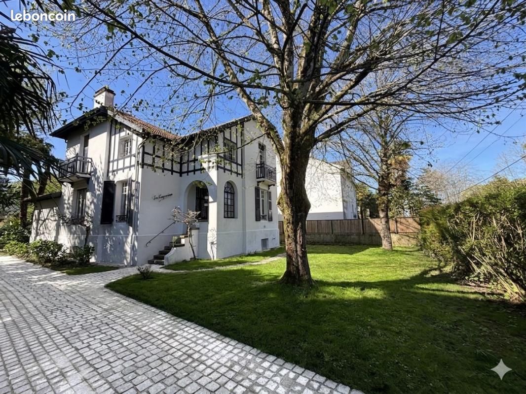 Maison 7 pièces 181 m² · à Pau · 181 m² · 619 000 €