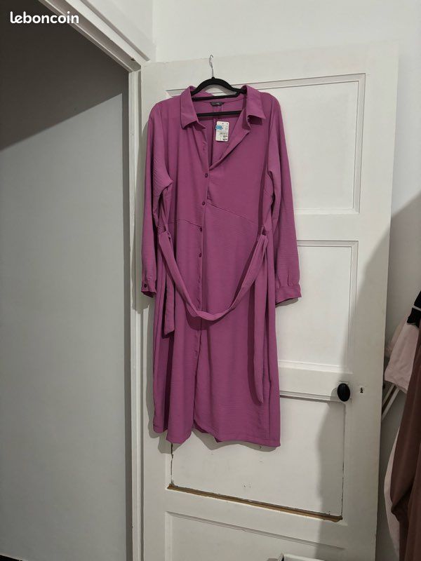 Robe (image 1)