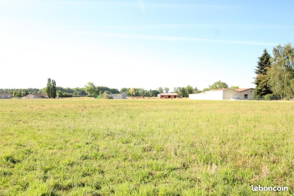 Terrain à bâtir de 622 m² à NEGREPELISSE (82) au prix de 49000 · à Nègrepelisse · 49 000 €