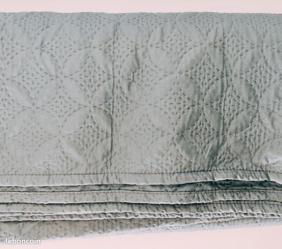 Couvre lit - Jeté de lit - Gris - 240x220cm - Parfait état (image 3)
