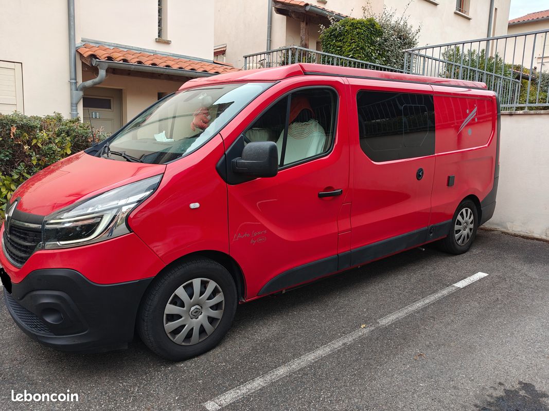 Van aménagé Renault Trafic L2H1 - 4 places - boîte auto (image 18)